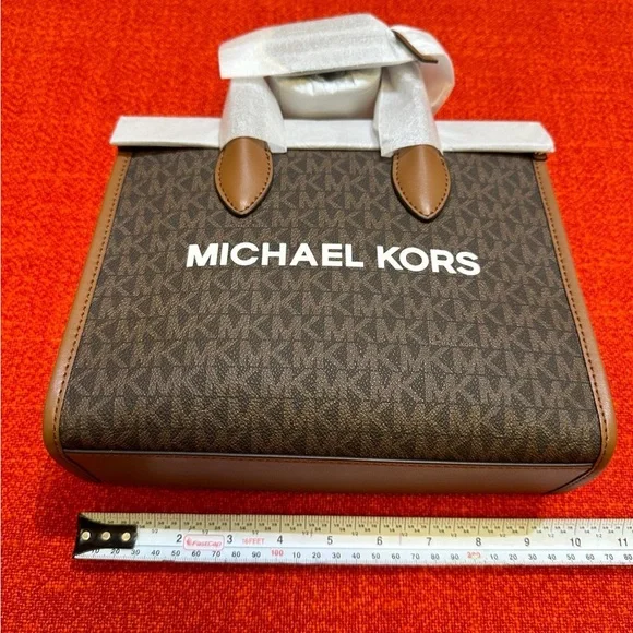 ❤️❤️❤️NEW Set Michael kors bag+Trifold wallet❤️❤️❤️